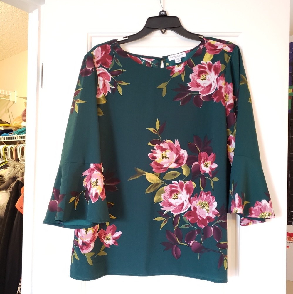 Green floral top